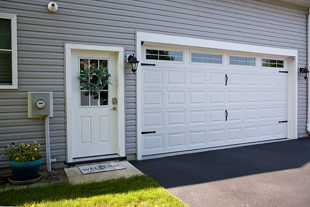 24/7 Emergency Garage Door Panel Replacement experts in Clallam County County, WA
